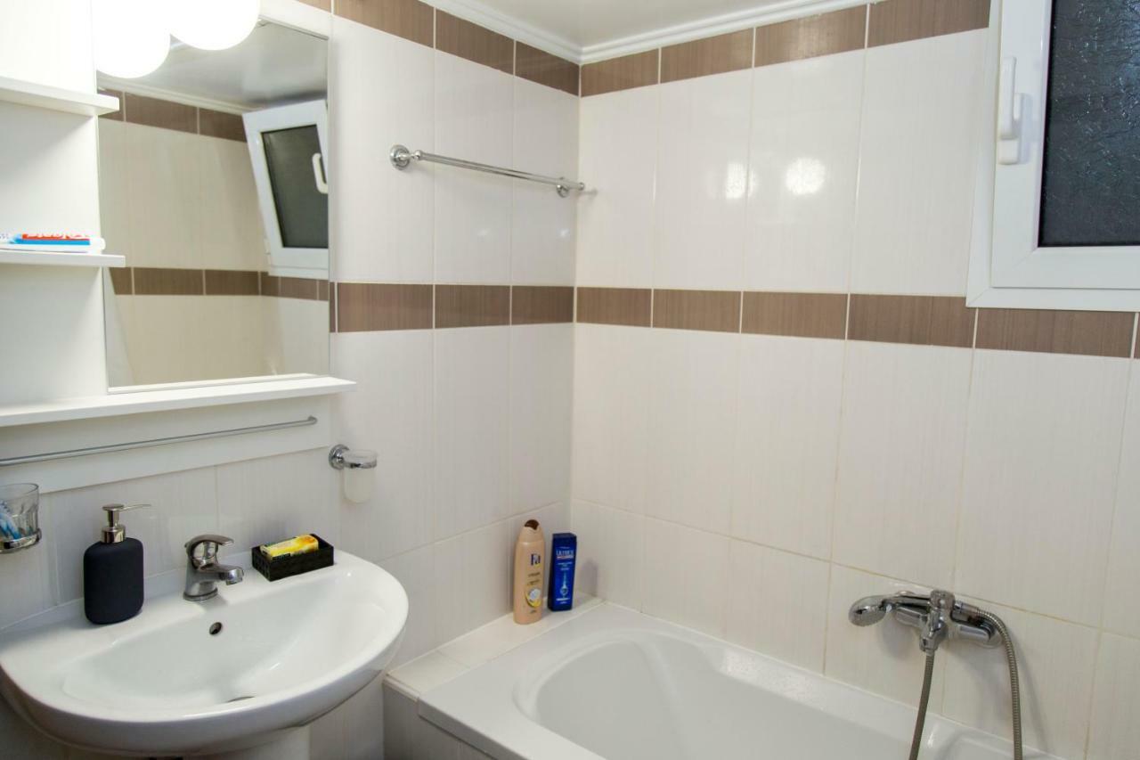 Ferienwohnung Gazi Discrit Next To Subway Athen Exterior foto